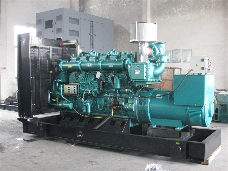 广东200KW 柴油发电机的油耗是多少?