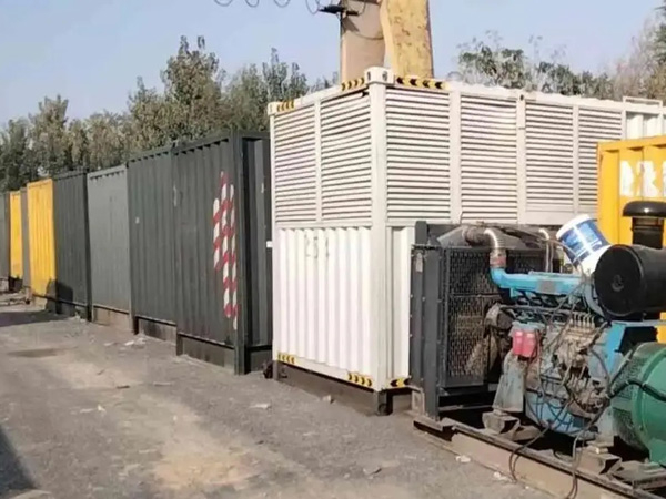 广东200KW柴油发电机机组每小时油耗是多少？
